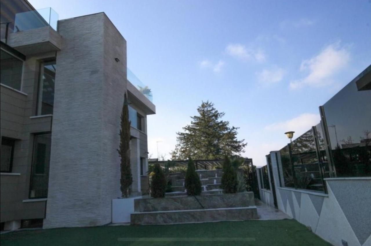 Gorgeous House In Sierra De Madrid, Valdemorillo Villa Buitenkant foto